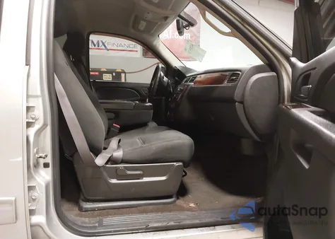 2011 Chevrolet Tahoe Ls z USA, uszkodzony, nr VIN 1GNSCAE08BR146599